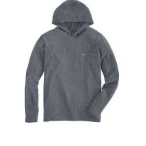 Vineyard vines long sleeve t-shirt hoodie.  Boys size L (16).